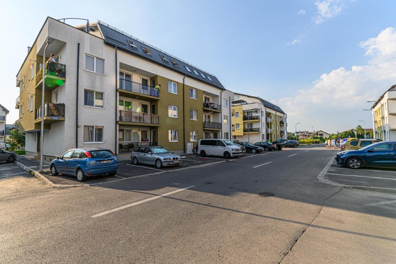 Sona Plus Brasov Bagian luar foto